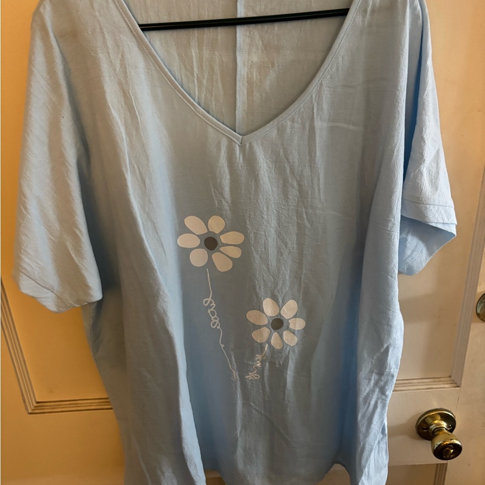 SHEIN Sky Blue Floral Short Sleeve Top